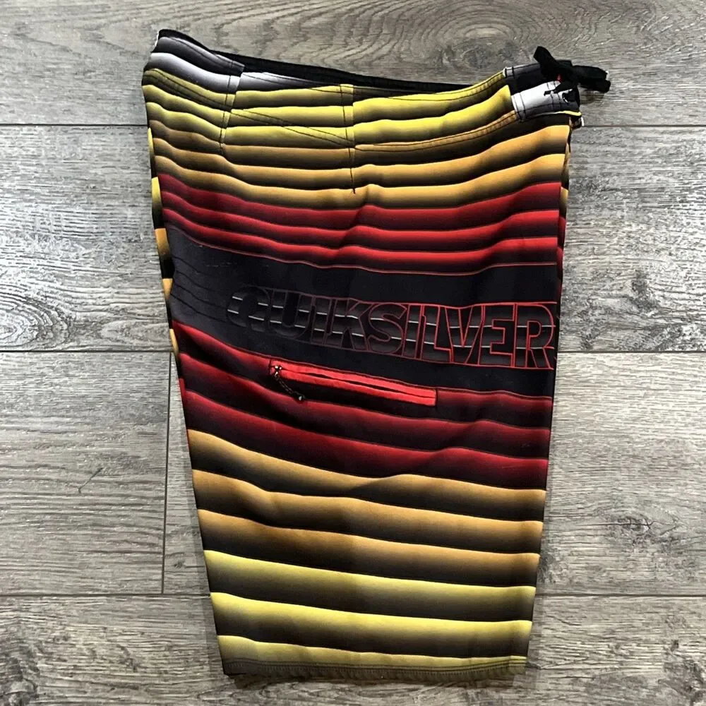 Vintage Y2K Quiksilver Board Shorts Surf Swim Trunks - Men’s 34